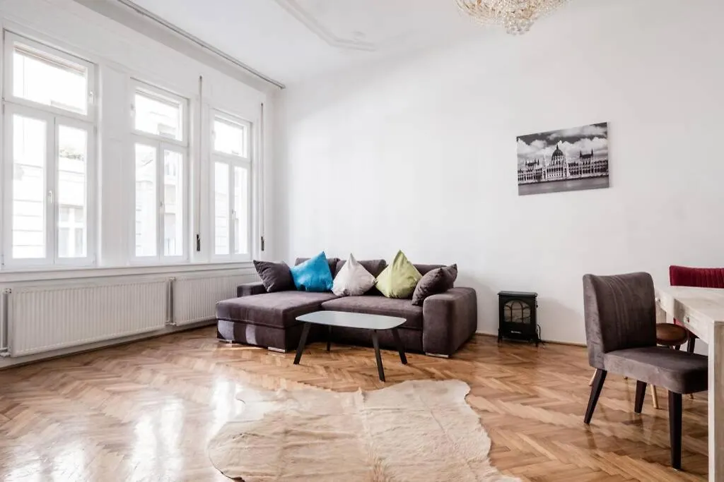 Oktober 6/8 Apartment Βουδαπέστη
