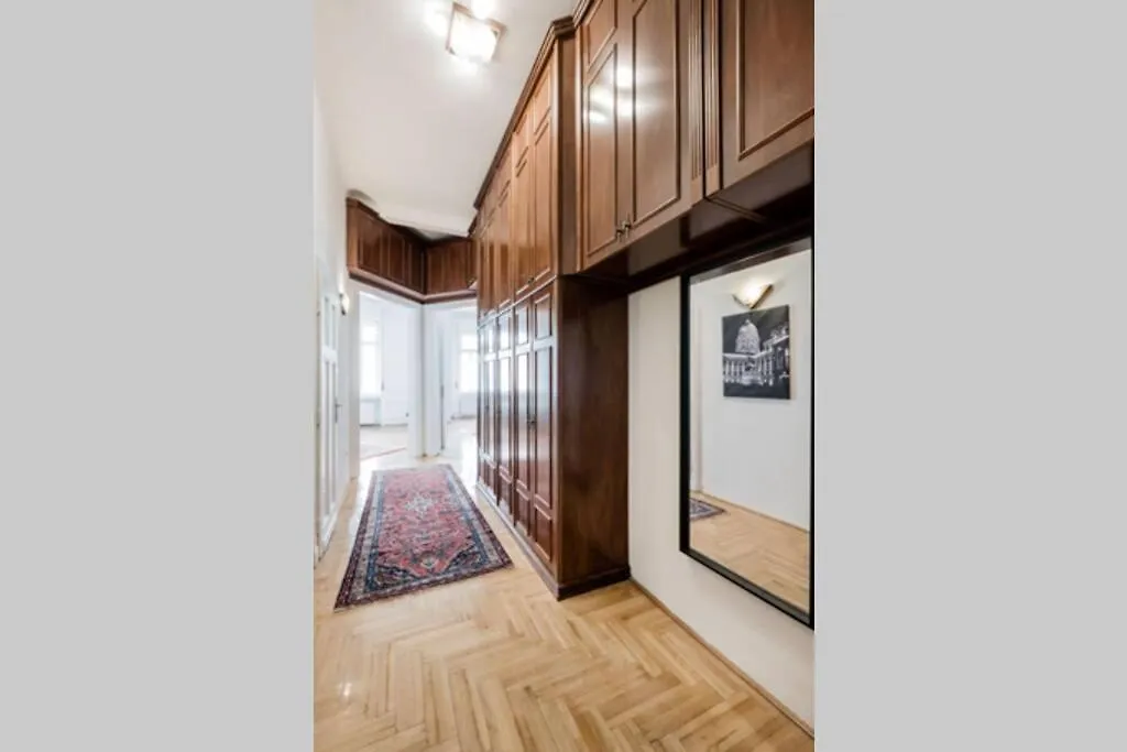 Oktober 6/8 Apartment Βουδαπέστη