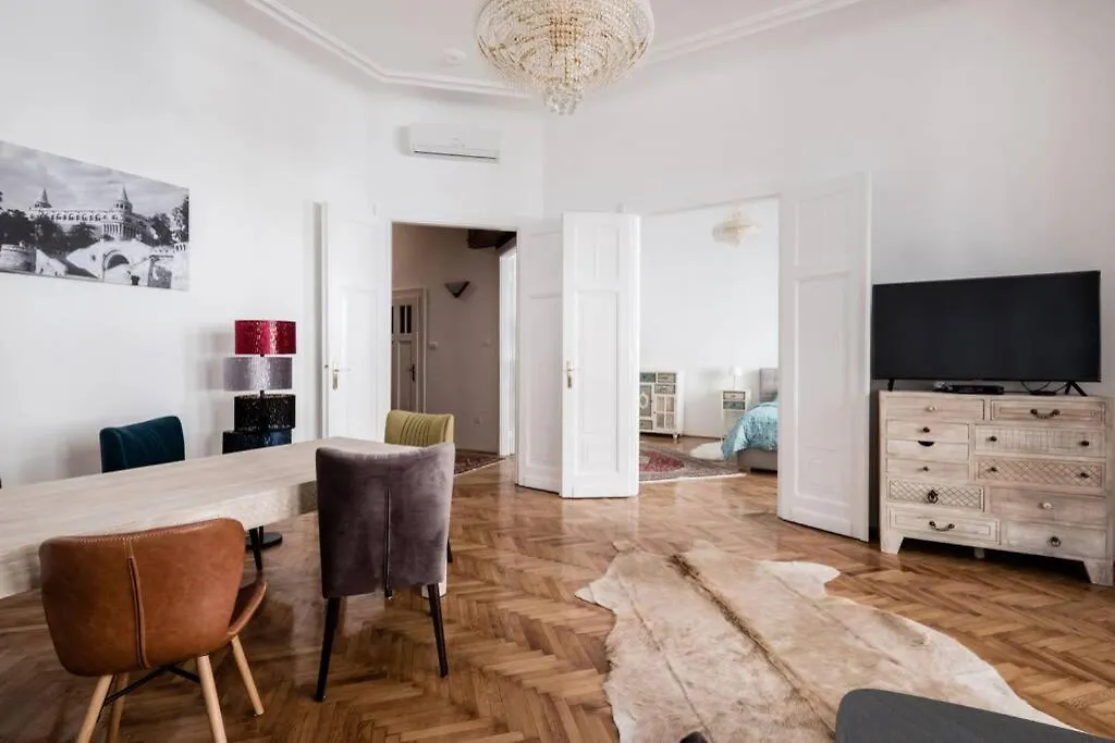 Oktober 6/8 Apartment Βουδαπέστη
