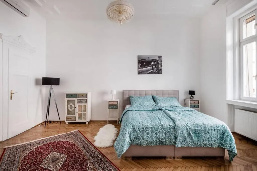 Oktober 6/8 Apartment Βουδαπέστη