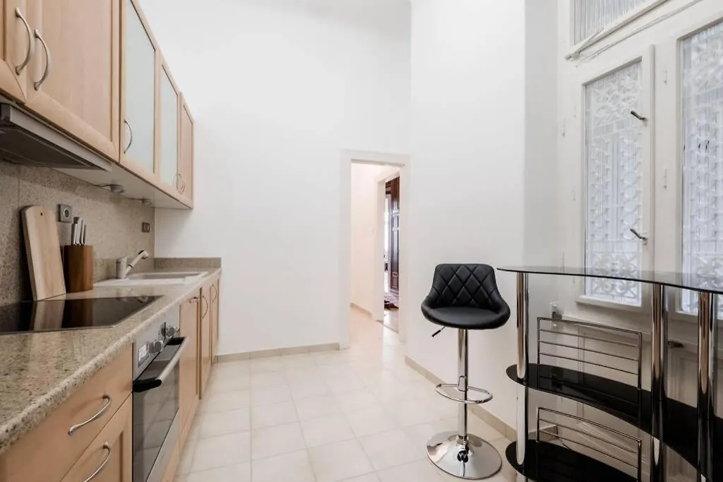 Oktober 6/8 Apartment Βουδαπέστη 0*,  Ουγγαρία