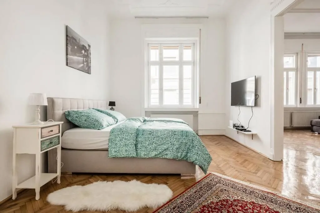Oktober 6/8 Apartment Βουδαπέστη 0*,